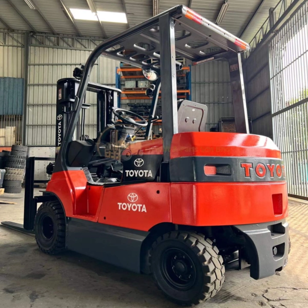 Toyota Forklift 7FB25 For Industrial Use