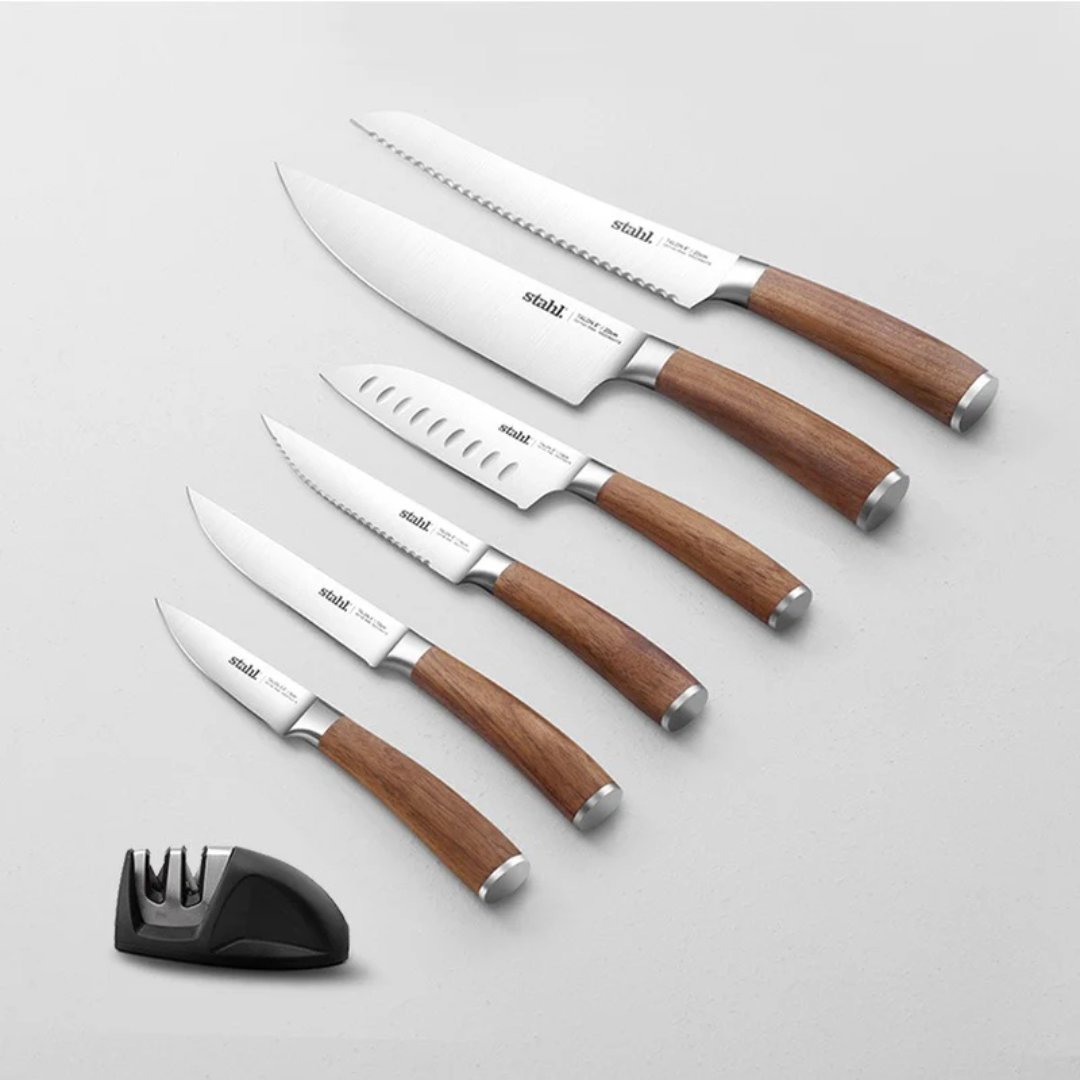 Knives for Precision Cutting and Smooth Everyday Cooking