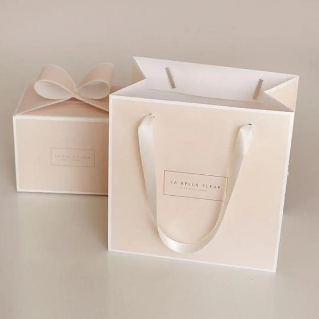 Paper Bag Wholesale Supplier UAE – Eco-Friendly Options
